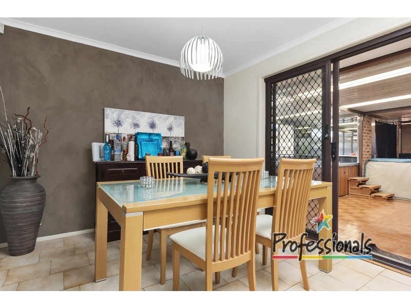 43 Dalpra Crescent, Bossley Park NSW 2176