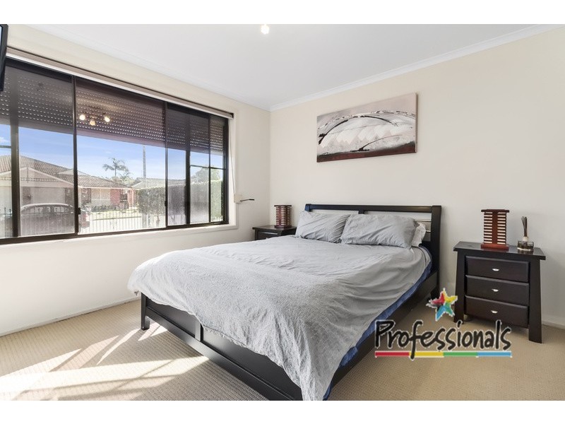 43 Dalpra Crescent, Bossley Park NSW 2176