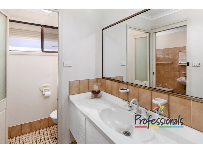 43 Dalpra Crescent, Bossley Park NSW 2176