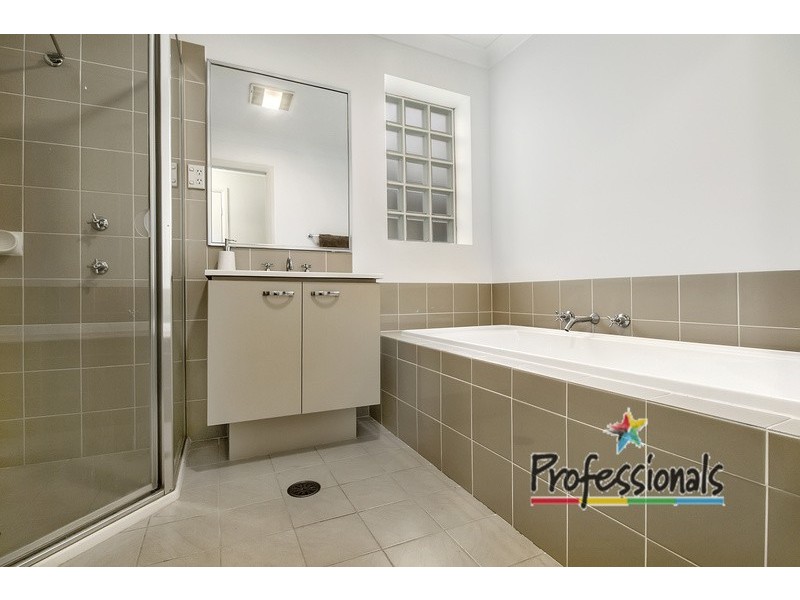 34 Atlantic Boulevard, Glenfield NSW 2167