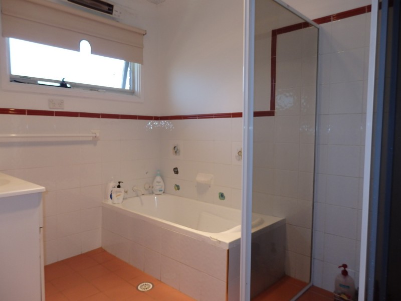 23 Brisbane Avenue, Lurnea NSW 2170