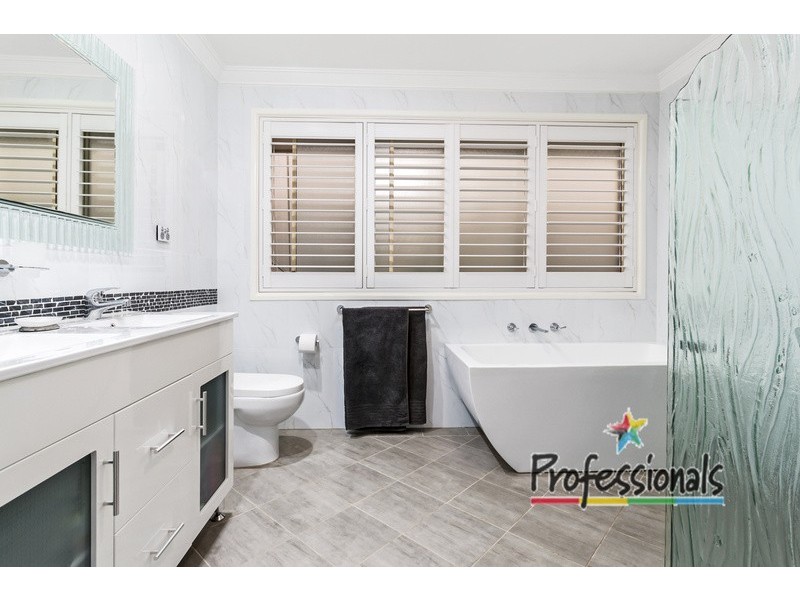 22 Sidney Place, Casula NSW 2170