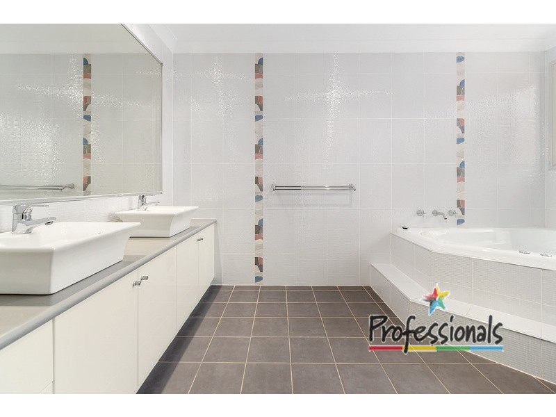 2B Juniper Place, Prestons NSW 2170