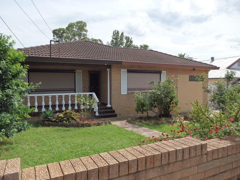 25 Demeyrick Avenue, Casula NSW 2170