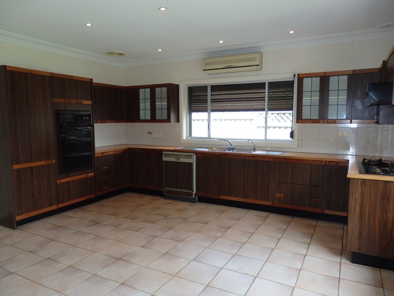 25 Demeyrick Avenue, Casula NSW 2170