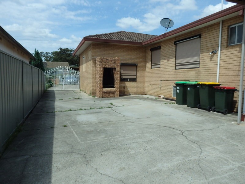 25 Demeyrick Avenue, Casula NSW 2170