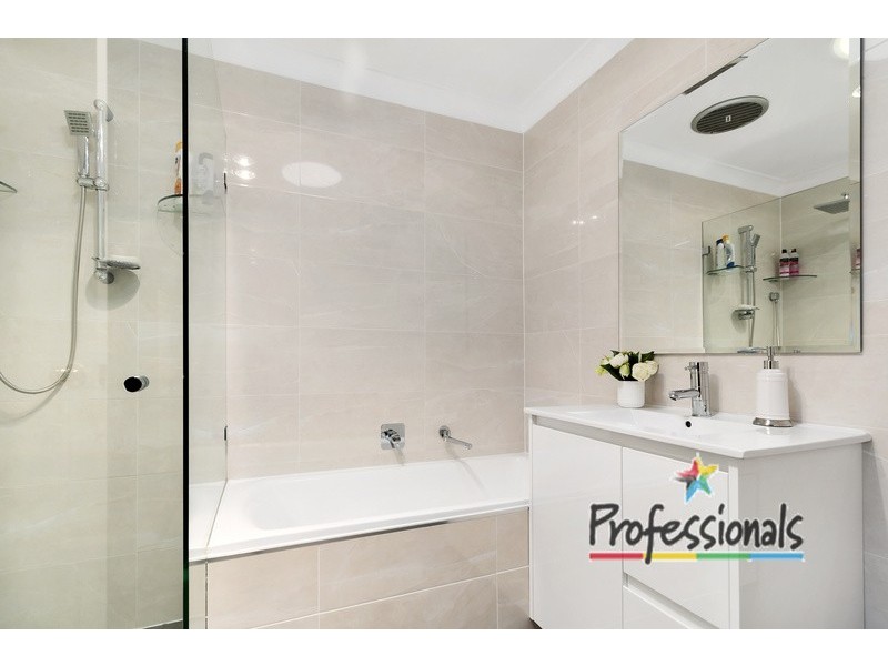 1/27 Narooma Drive, Prestons NSW 2170