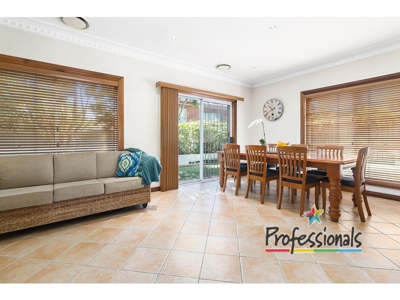 18 Aintree Close, Casula NSW 2170