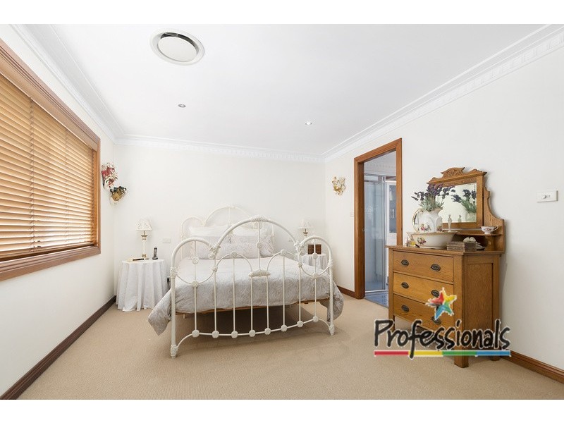 18 Aintree Close, Casula NSW 2170