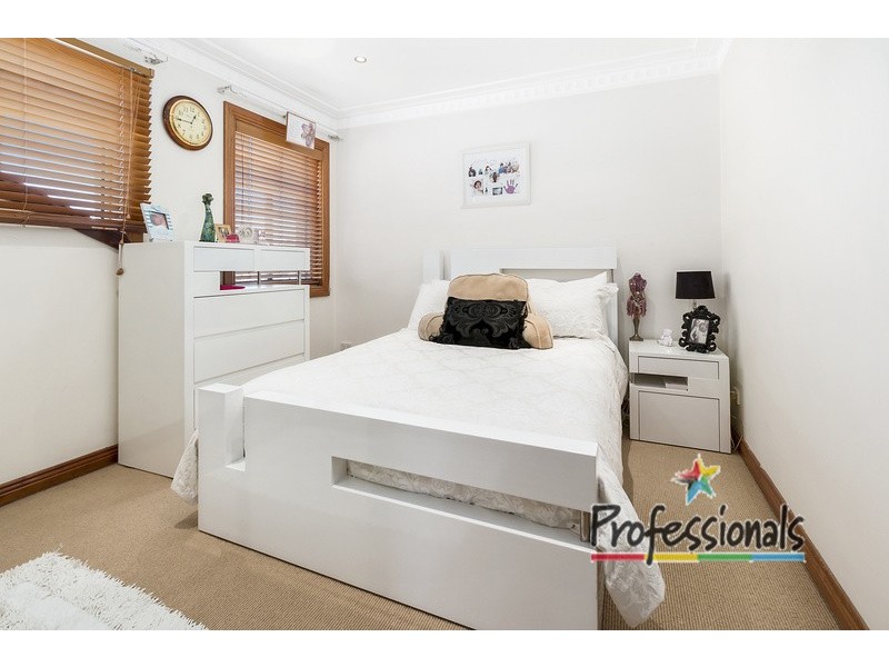 18 Aintree Close, Casula NSW 2170