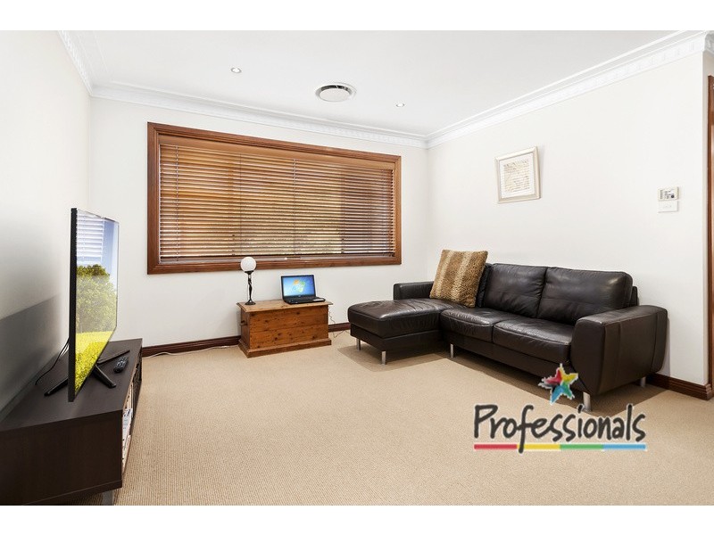 18 Aintree Close, Casula NSW 2170