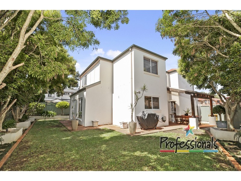 18 Aintree Close, Casula NSW 2170