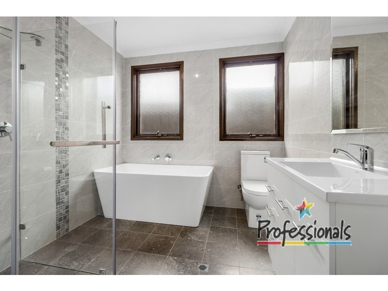 5 Keller Place, Casula NSW 2170