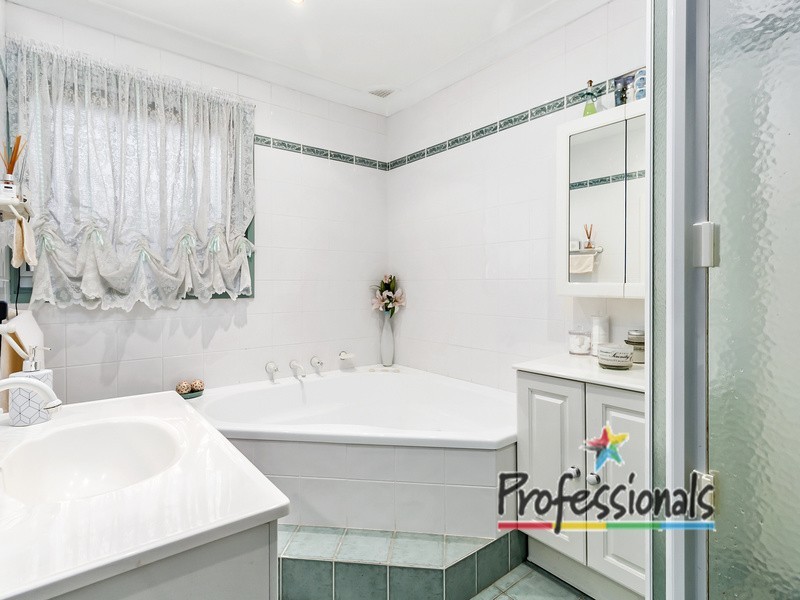 32 Jacaranda Crescent, Casula NSW 2170