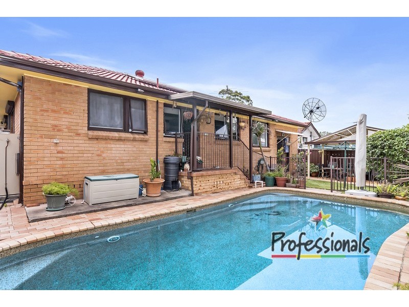 32 Jacaranda Crescent, Casula NSW 2170