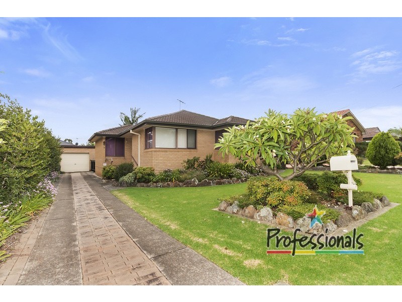 8 Grose Avenue, Lurnea NSW 2170