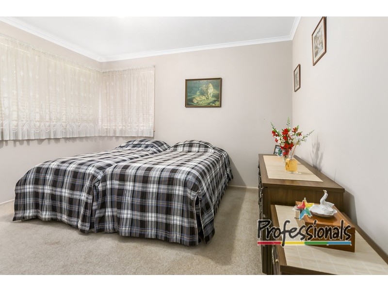 8 Grose Avenue, Lurnea NSW 2170