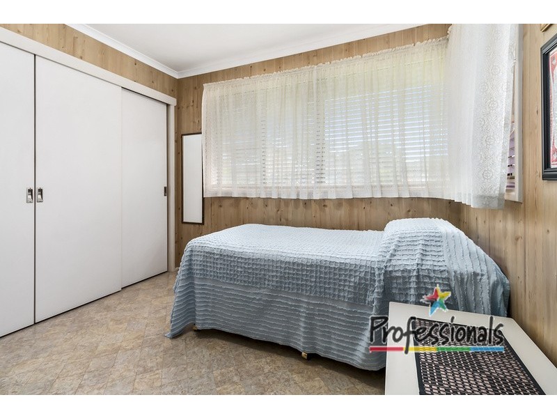 8 Grose Avenue, Lurnea NSW 2170