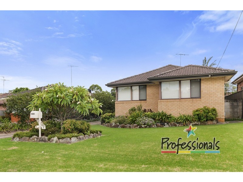 8 Grose Avenue, Lurnea NSW 2170