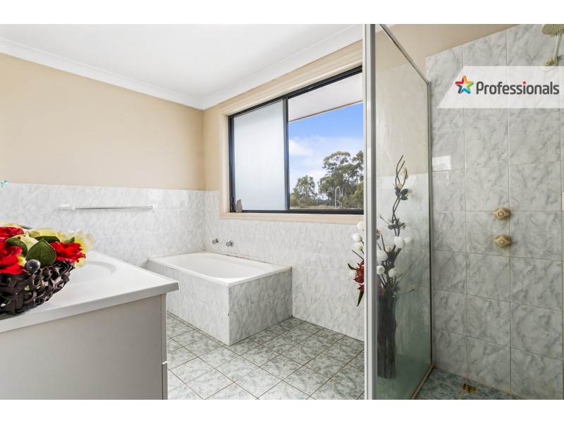 147 Braidwood Drive, Prestons NSW 2170