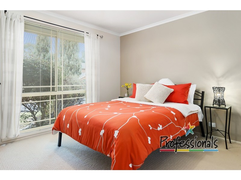 12 Slessor Road, Casula NSW 2170