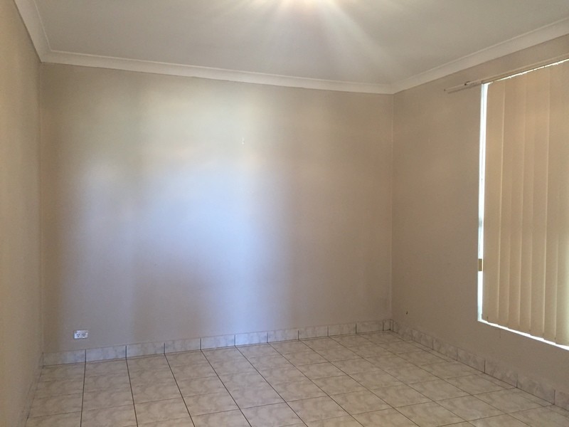 24A Thirroul Circuit, Prestons NSW 2170