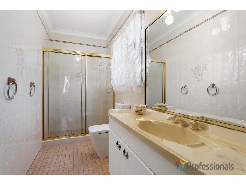 6 Gunsynd Avenue, Casula NSW 2170