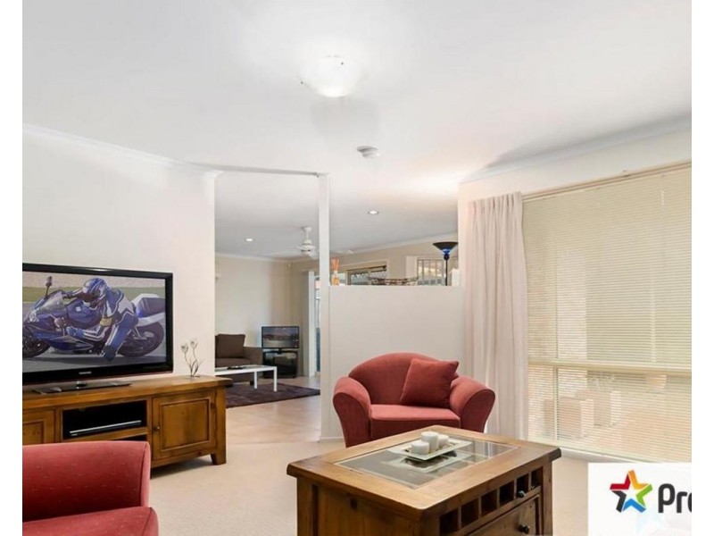 12 Slessor Road, Casula NSW 2170