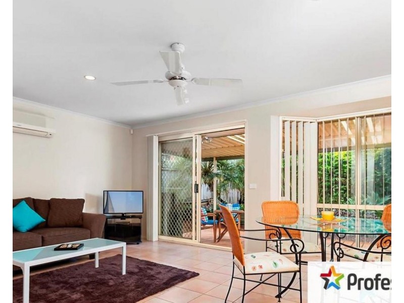 12 Slessor Road, Casula NSW 2170