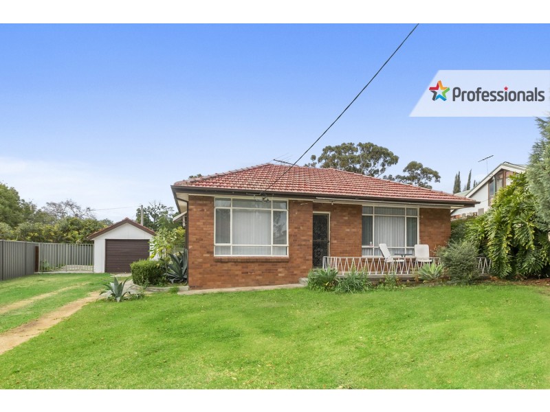 6 Dunmore Crescent, Casula NSW 2170