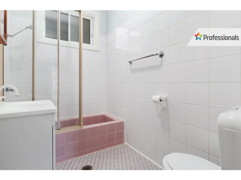 6 Dunmore Crescent, Casula NSW 2170