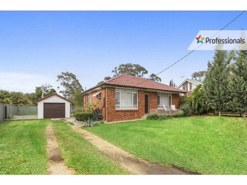 6 Dunmore Crescent, Casula NSW 2170