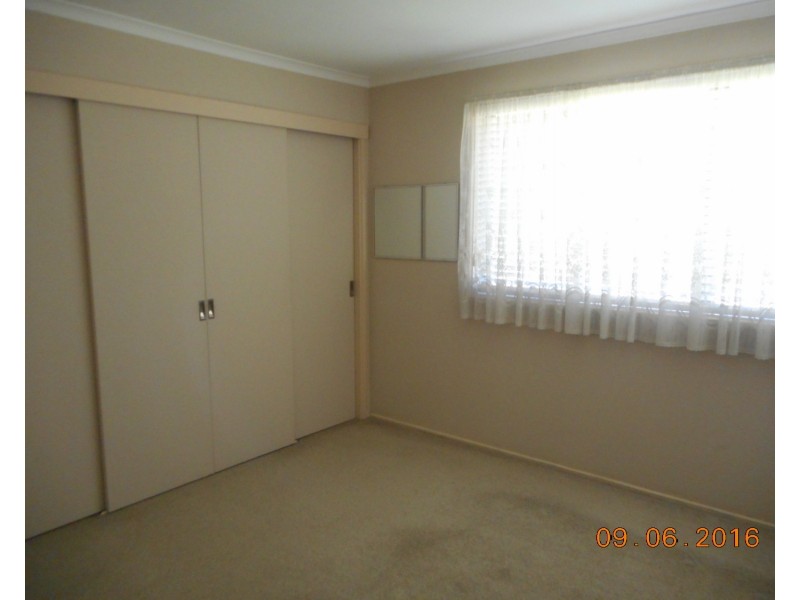 8 Grose Avenue, Lurnea NSW 2170