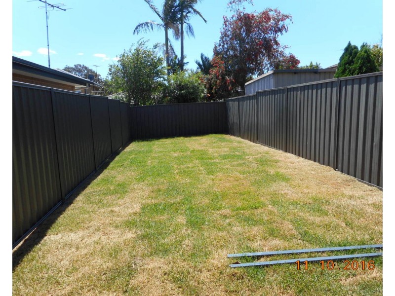 8 Grose Avenue, Lurnea NSW 2170