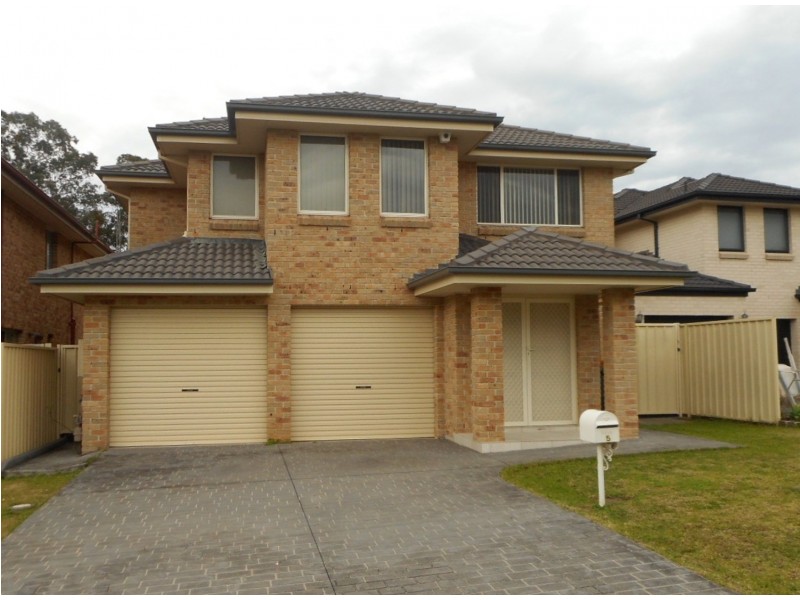 5 Figtree Place, Casula NSW 2170