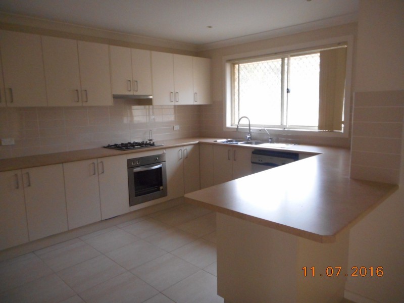 5 Figtree Place, Casula NSW 2170