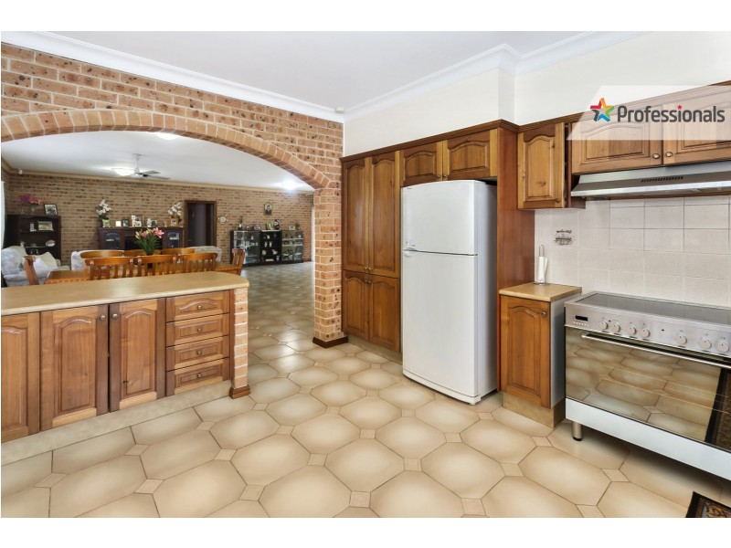 95 Ingham Drive, Casula NSW 2170