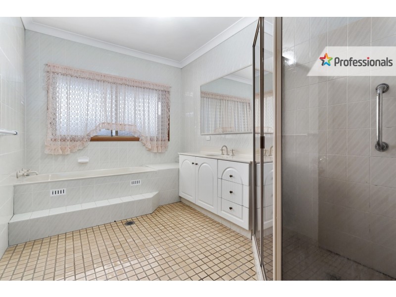 95 Ingham Drive, Casula NSW 2170