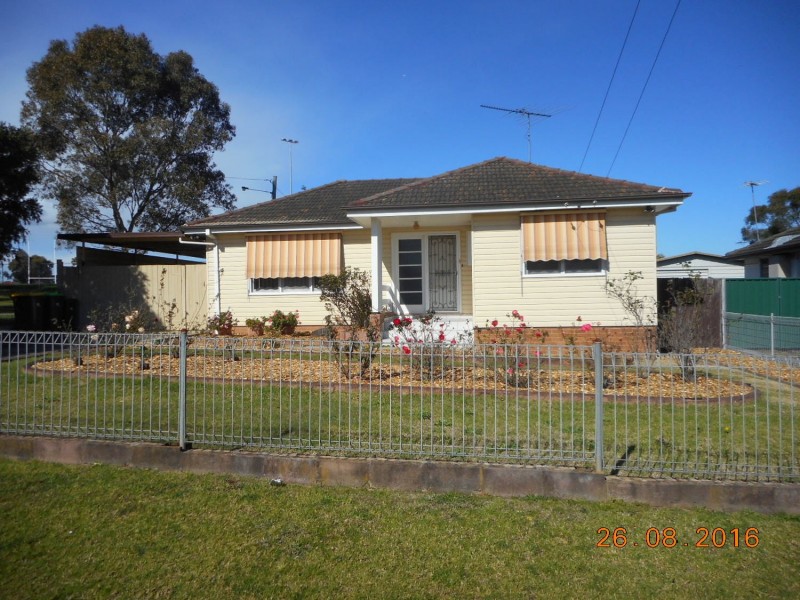 12 Fitzpatrick Crescent, Casula NSW 2170