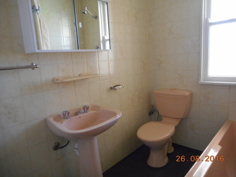 12 Fitzpatrick Crescent, Casula NSW 2170