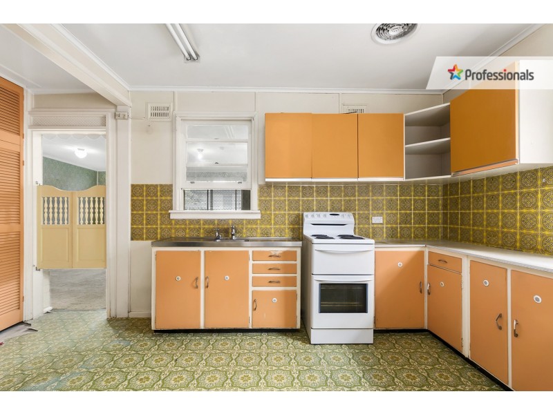 8 Kathleen Avenue, Lurnea NSW 2170