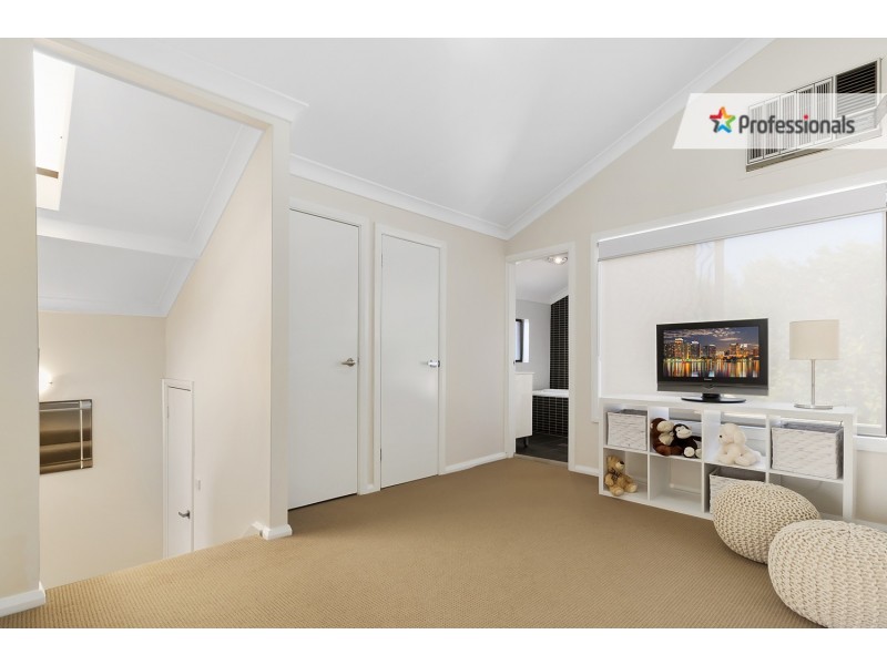 72 Jacaranda Crescent, Casula NSW 2170