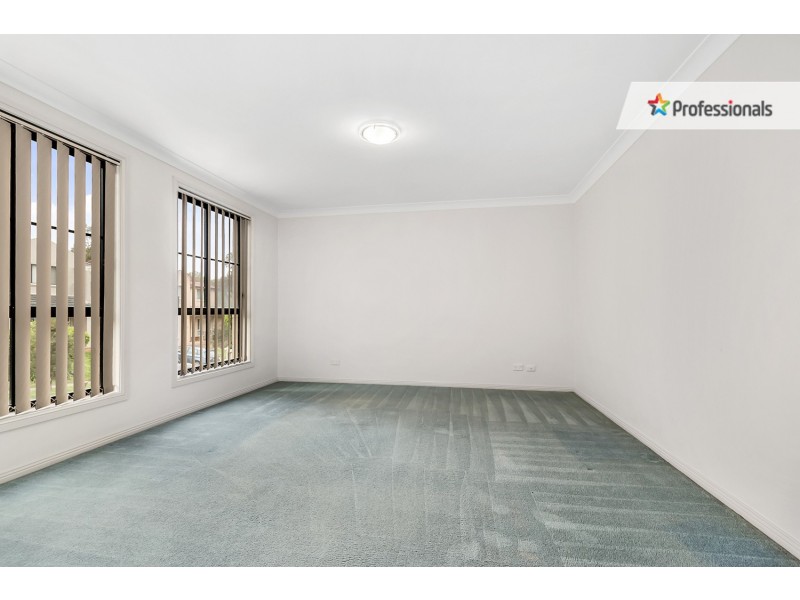 17 Kitson Way, Casula NSW 2170