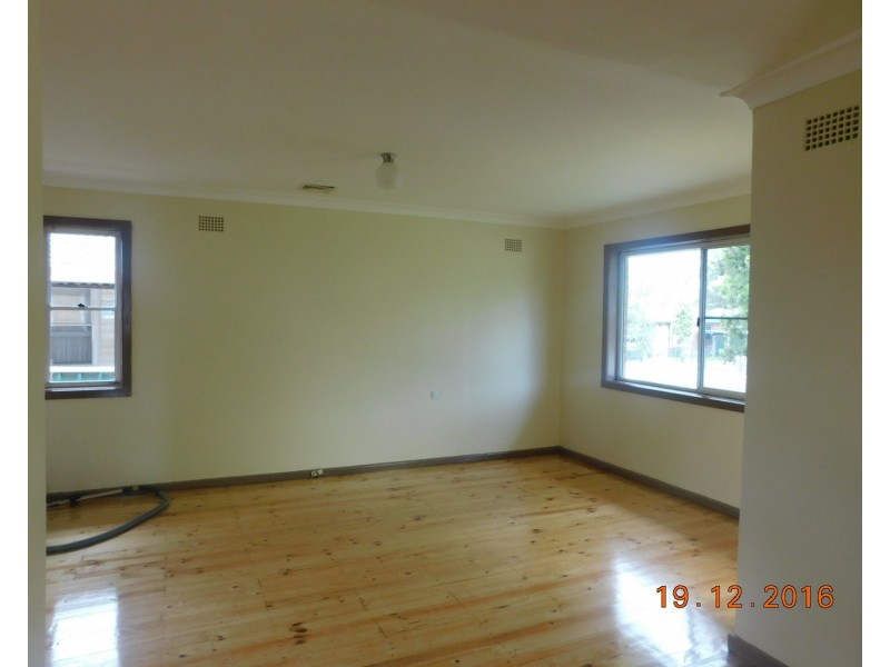 211 Graham Avenue, Lurnea NSW 2170