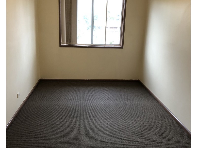 211 Graham Avenue, Lurnea NSW 2170