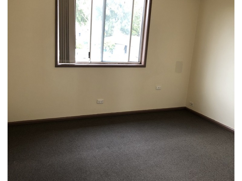 211 Graham Avenue, Lurnea NSW 2170