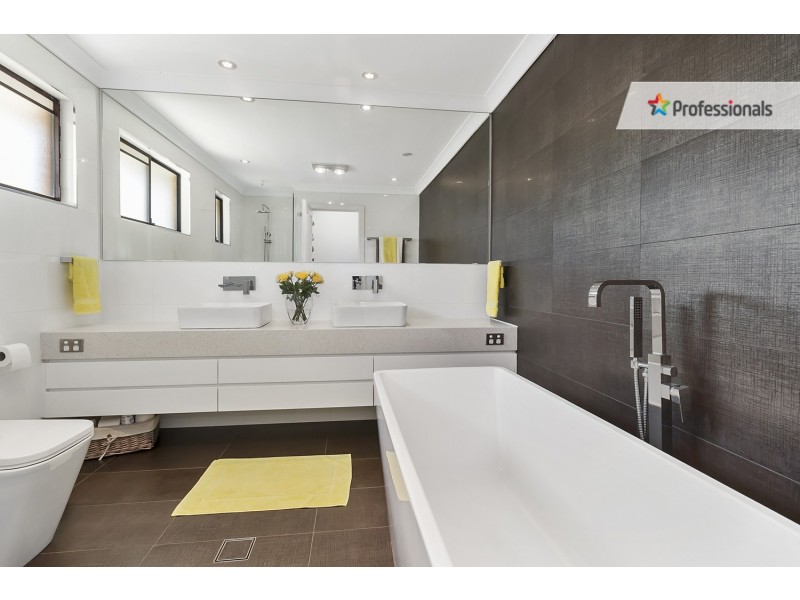 29 Grevillea Crescent, Casula NSW 2170