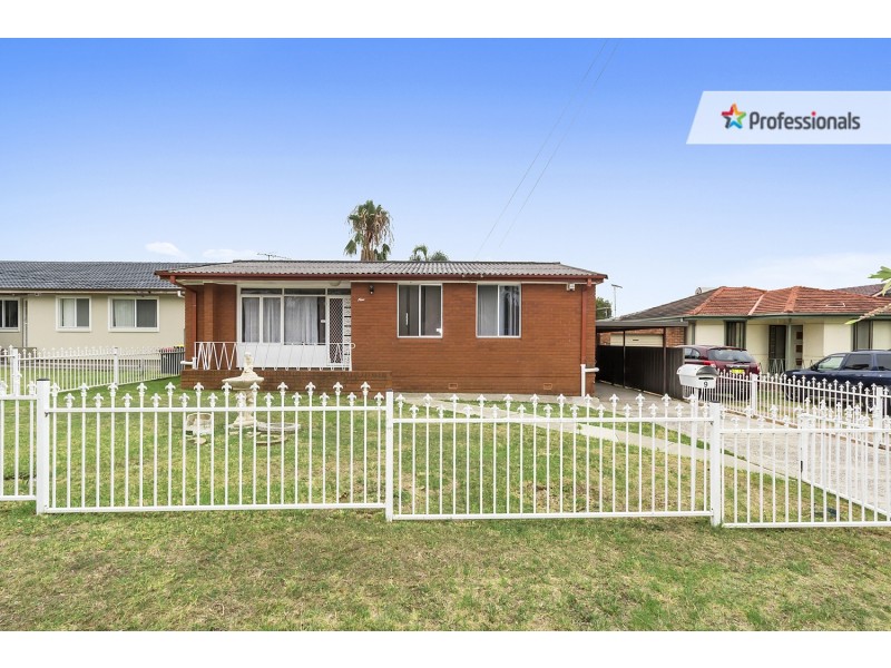 9 Gibson Avenue, Casula NSW 2170