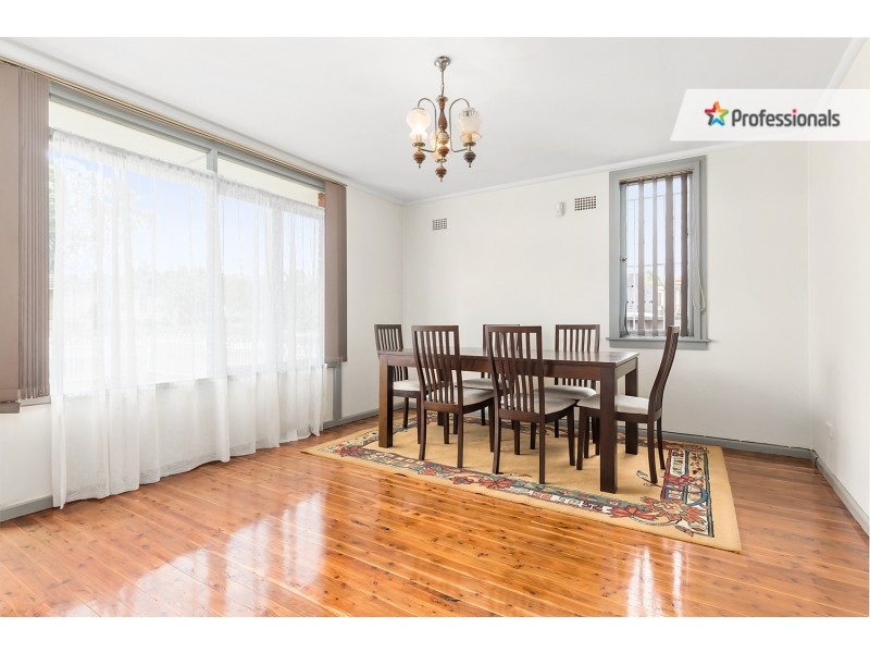 9 Gibson Avenue, Casula NSW 2170