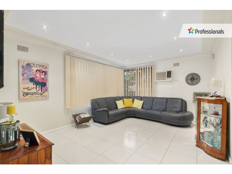 2A Blackwood Avenue, Casula NSW 2170